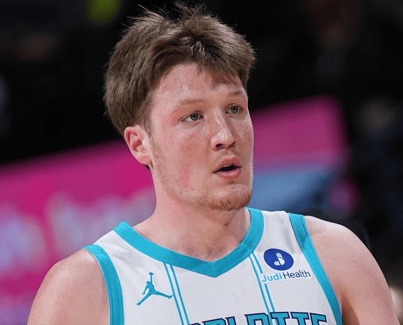 必发下载-30分+32分+33分！联盟第3！克神刷爆NBA纪录，最佳新秀又有悬念了